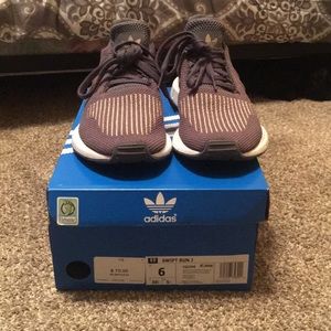 Adidas Swift Run 3 - men’s size 6 women’s size 8